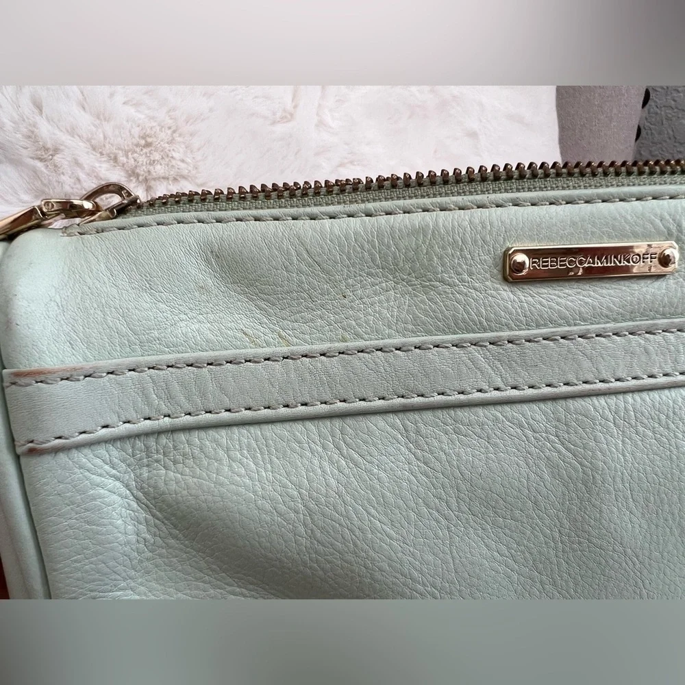 PRE-OWNED REBECCA MINKOFF LEATHER MINI MAC ALOE CLUTCH HANDBAG PURSE.